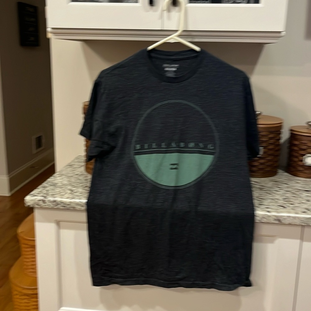 Men’s billabong T-shirt